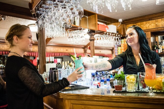 10PM Budapest Danube Cruise with Live Music & Food or Drinks - Should you book the 10pm Danube cruise?