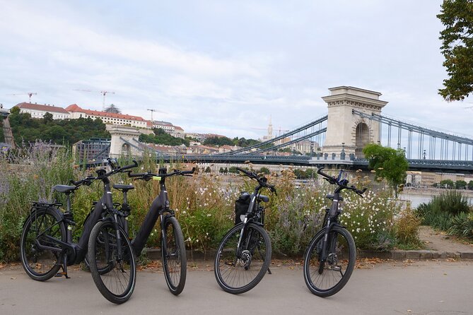 3-Hour Budapest E-Bike Adventure! - Crossing Liberty Bridge into Buda