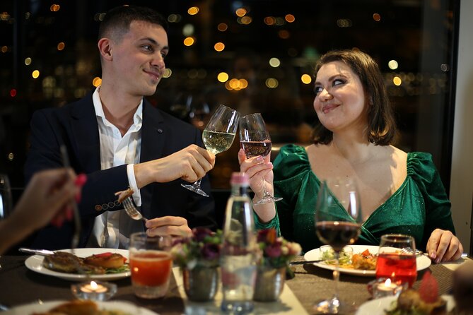 4 Course Dinner Cruise with Operetta, Folk Show and Welcome Drink - Budapest by boat, dinner by candlelight