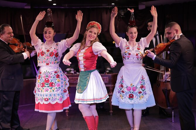 4 Course Dinner Cruise with Operetta, Folk Show and Welcome Drink - Seating, timing, and the best way to use the boat