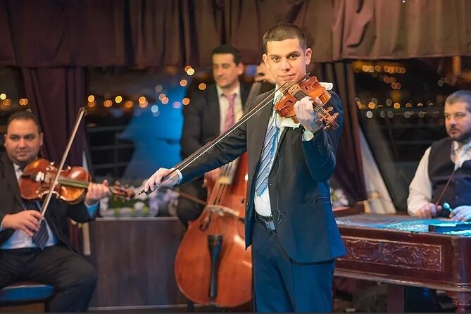 4 Course Dinner Cruise with Operetta, Folk Show and Welcome Drink - Who should book this evening?