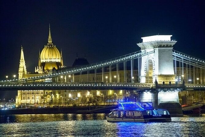 4 Course Dinner Cruise with Operetta, Folk Show and Welcome Drink - What the four-course meal is really like