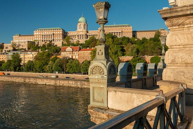 4 hours long private minivan tour in Budapest - Szechenyi Baths and Pool in ten minutes
