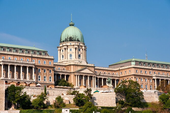 Accessible Budapest Tour - Vajdahunyad Castle and the Anonymus statue