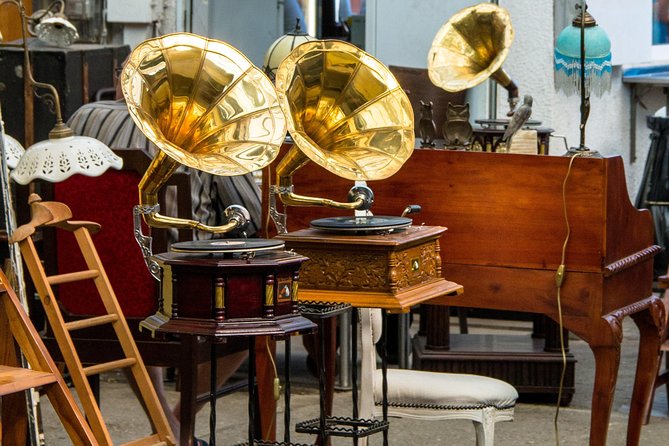 Antiques and Curios - Private Flea Market Treasure Hunt - The coffee and lángos break