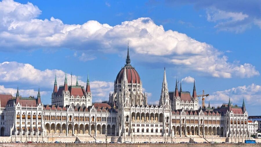 Best of Budapest: Private Walking Tour with a Local - The New York Café and the Great Synagogue
