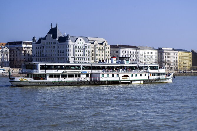 Bottomless Brunch and Cruise with Prosecco in Budapest - A brunch with Budapest’s riverfront in view