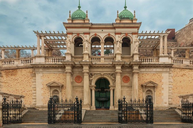 Buda Castle Quarter Walking Tour - Buda Castle and the presidential palace