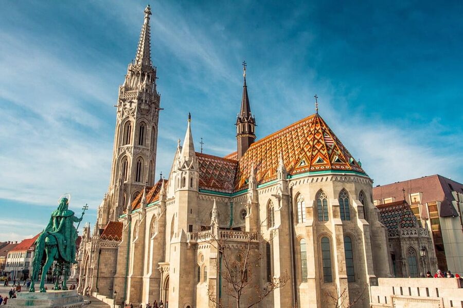 Buda Castle Walking Tour: Fishermans Bastion - Royal Palace - Chain Bridge from the Buda side