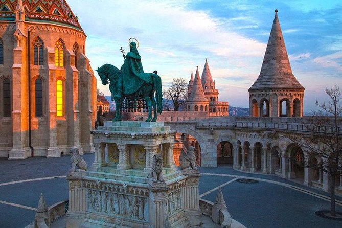 Buda Castle Walking Tour with Matthias church entry, Cake&Coffee - Guides who shape the experience