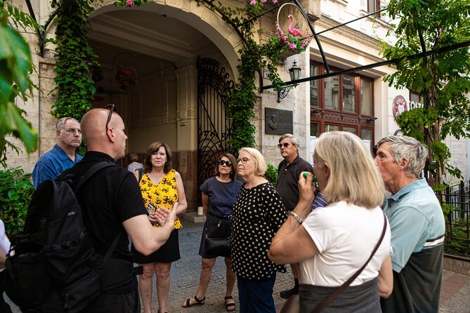 Buda Castle Walking Tour with Matthias church entry, Cake&Coffee - Timing, meeting point, and practical planning