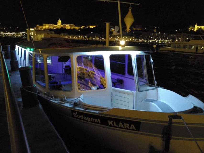 Budapest: 1-Hour Private Boat Cruise - Buda Castle and the Chain Bridge