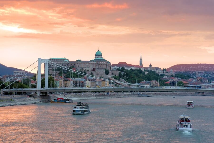 Budapest: 3-hour City Tour with Castle Walk + 1-hour Cruise - Key points to know before booking