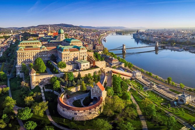 Budapest: 3-Hour Live-guided Bus Tour and 1-hour River Cruise - Heroes’ Square and the Millennium Memorial