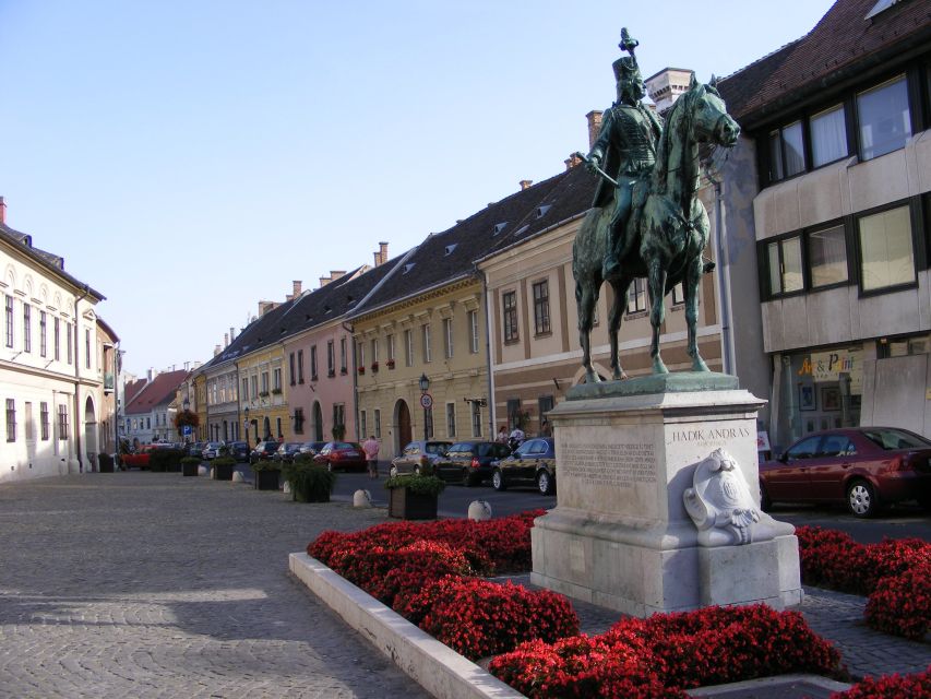 Budapest 3-Hour Private Walking Tour with Route Options - Pest Downtown: Parliament and the Central Market Hall