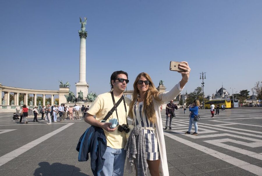 Budapest 3-Hour Private Walking Tour with Route Options - Shopping Tour: markets, streets, and malls