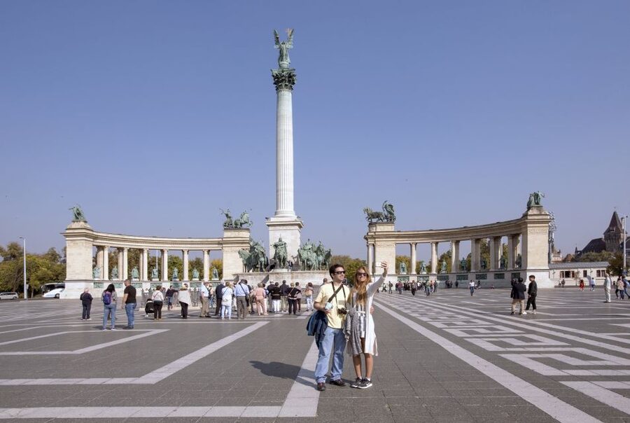 Budapest: 3-Hour Trabant Sightseeing Tour - Optional Trabant Airport Transfer