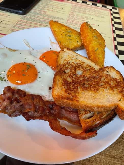 Budapest: 4-hour Bottomless Brunch w/ Cocktails & Craft Beer - Key points to know before booking
