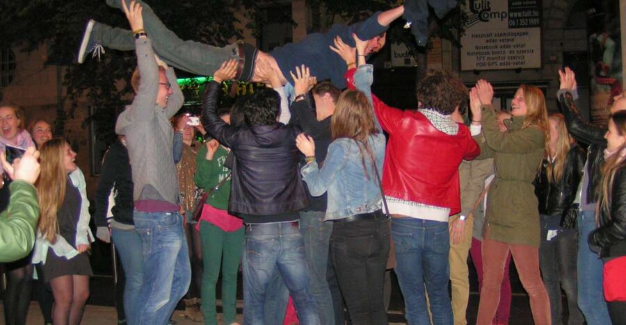Budapest: 5-Hour Pub Crawl through Ruin Bars - Starting at Oktogon with a ready-made group