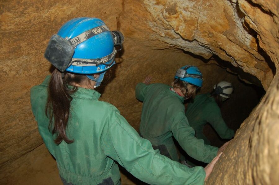 Budapest: Adventure Caving Tour with Guide - The first 30 minutes: equipment and preparation