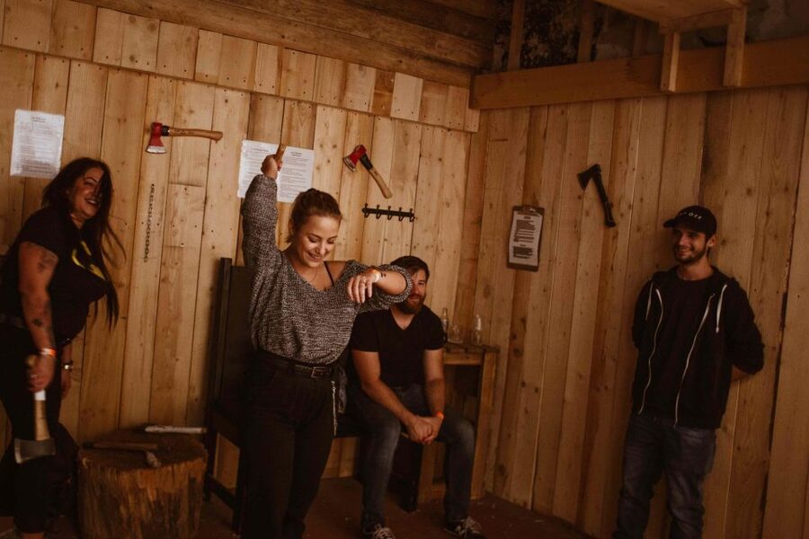 Budapest: Axe Throwing Experience - The surprising appeal of ninja stars