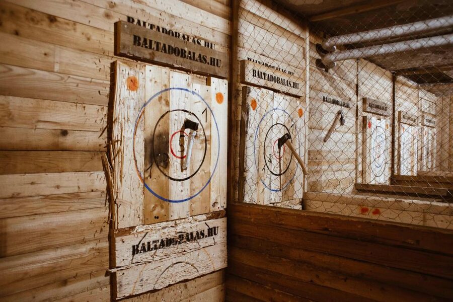 Budapest: Axe Throwing Experience - Safety rules are clear, and they matter
