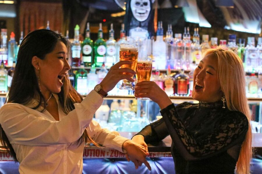Budapest: Bar Crawl Tour with Local Drinks - Starting at the Budapest Eye and Klauzál tér