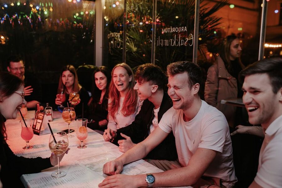 Budapest: Bar Crawl with a Local Guide - Key points to know before you book