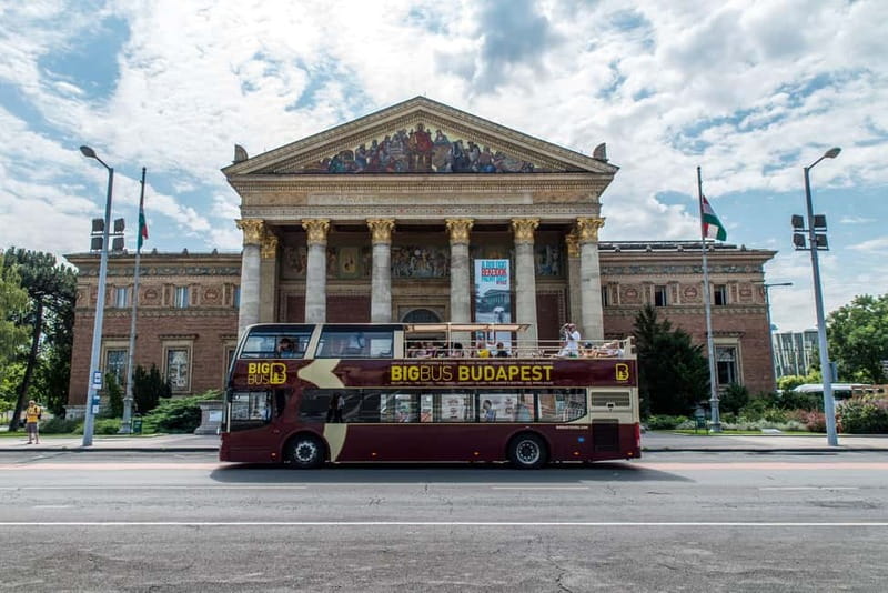 Budapest: Big Bus Hop-On Hop-Off Tour & Danube River Cruise - Audio commentary, comfort, and service