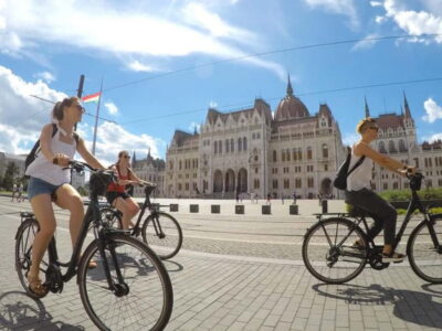 Budapest Bike Tour with a Hungarian Goulash