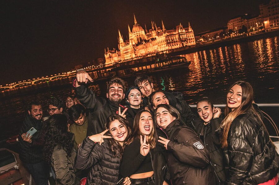 Budapest: Boat Party with option of Unlimited Drinks - A night built around Budapest’s illuminated Danube
