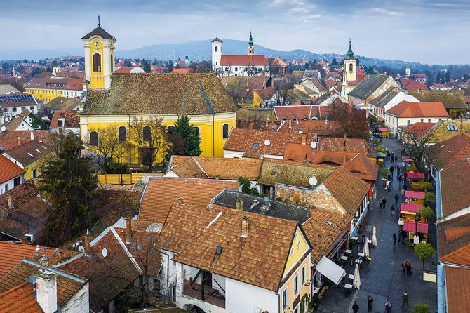 Budapest-Bratislava One-Way Sightseeing Transfer - Győr: Baroque streets before Bratislava