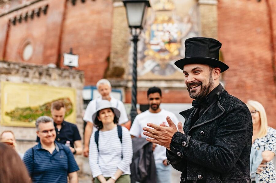 Budapest: Buda Castle District Vampires and Myths Night Tour - Starting at Zero Kilometre Stone and climbing the hill