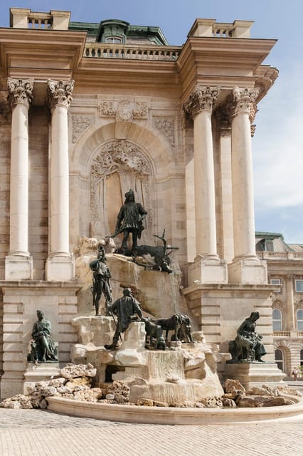 Budapest: Buda Castle Walking Tour & Folk Music Performance - Tárnok Street and old Budapest in one block