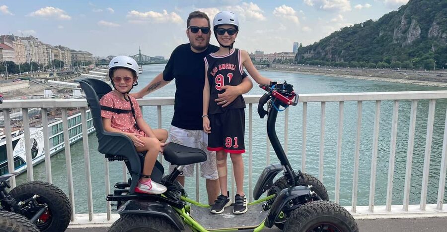 Budapest: Buda Highlights Guided Tour on Electric EZRaider - Key points at a glance