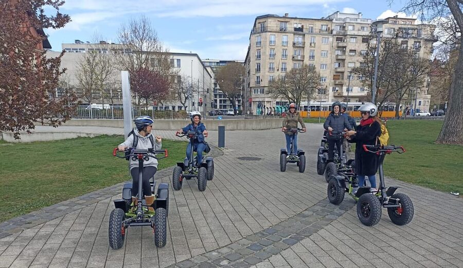 Budapest: Buda Highlights Guided Tour on Electric EZRaider - Photo stops, city facts, and room to adjust the pace