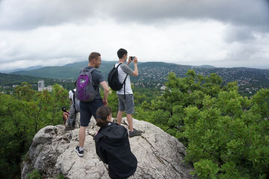 Budapest: Buda Hills Guided Hiking Tour with Optional Lunch - What the $74 price includes