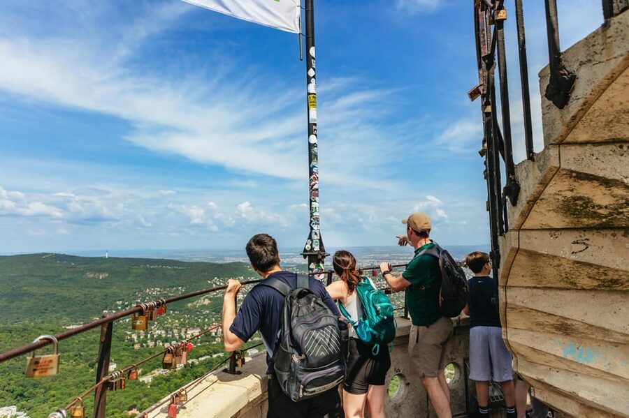 Budapest: Buda Hills Guided Hiking Tour with Optional Lunch - The return bus and the real time commitment