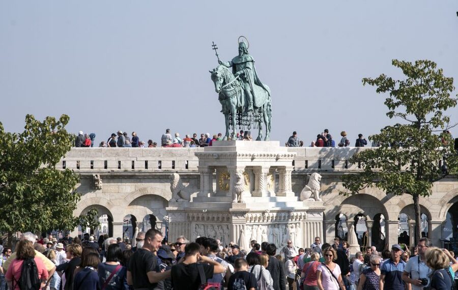 Budapest: Buda Walking Tour - Meeting at Holy Trinity Column