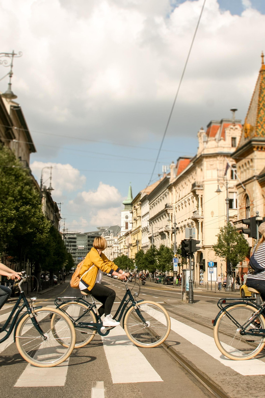 Budapest by Bike - 1 Day Bike Rental (9am-6pm) - What a self-guided Budapest ride feels like