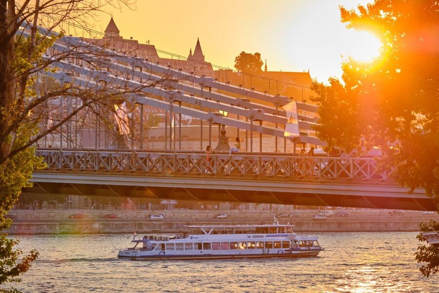 Budapest By Night Sightseeing Cruise - Seating, weather, and the bar