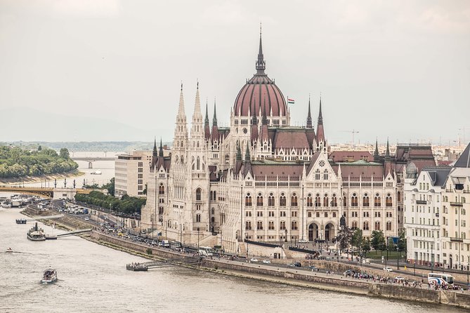 Budapest Castle Walk - Meeting at the Zero Kilometre Stone at 3 p.m.