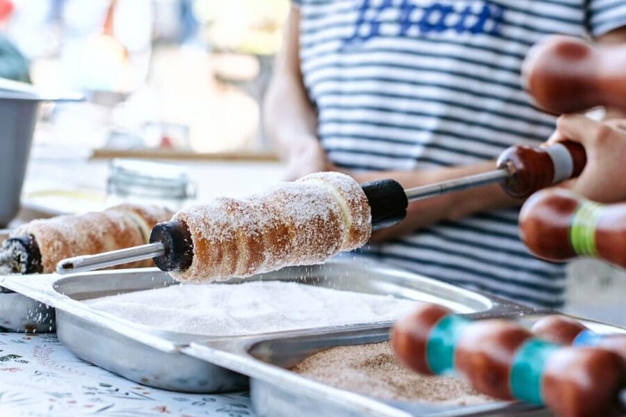Budapest: Chimney Cake Workshop in City Park - The group size, timing, and practical limits