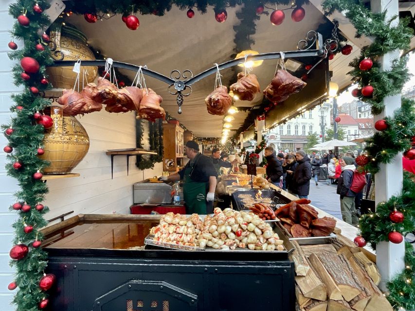 Budapest: Christmas Market Guided Walking Tour with Tastings - The historical coffee house finale