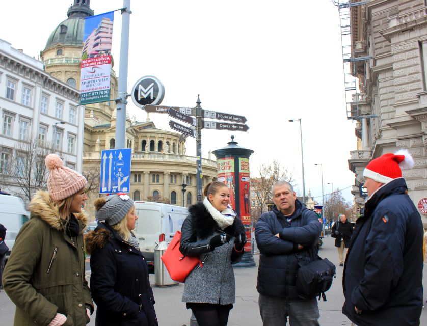 Budapest Christmas Walking Tour w Entry to Basilica - Meeting at Deák Ferenc tér