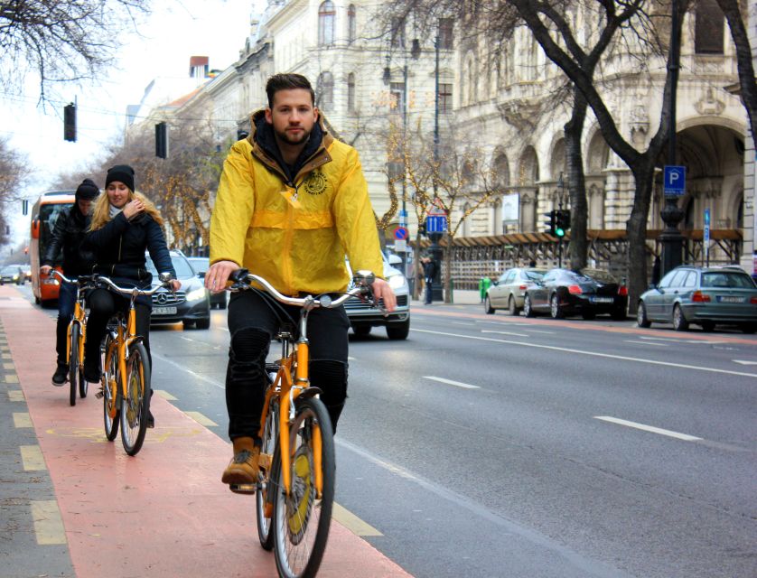 Budapest: City Bike Tour with Coffee Stop - The Danube, bridges, and famous baths