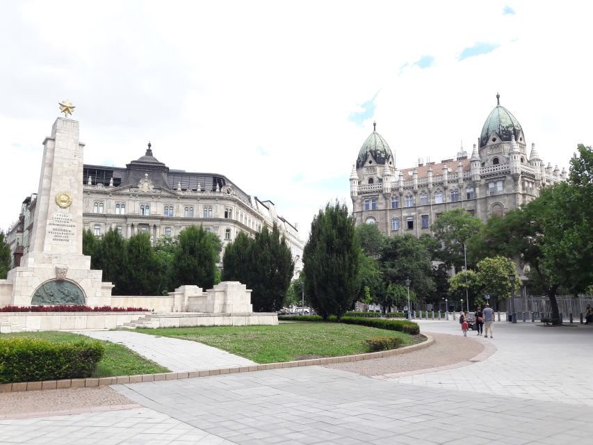 Budapest: City Center Walking Tour - Liberty Square and Budapest’s difficult past