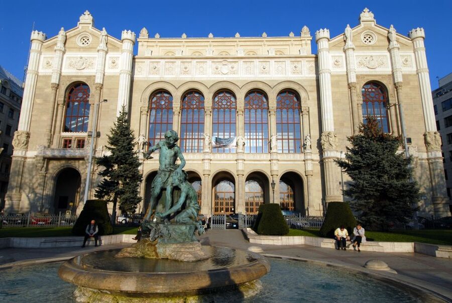 Budapest: City Discovery Tour - Gellért Hill and the Danube panorama
