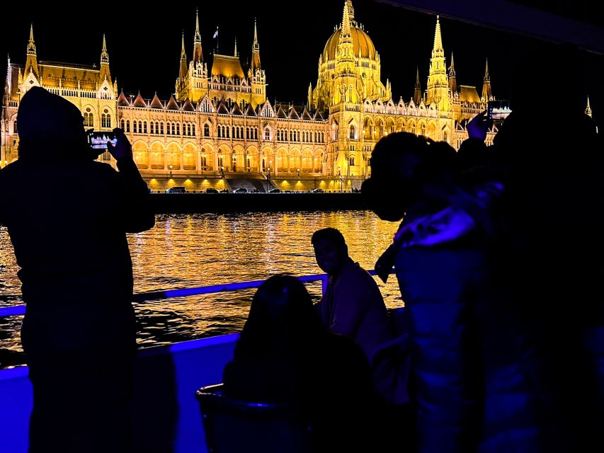 Budapest: City Highlights Cruise with Welcome Drink - What this $14 Danube cruise actually offers
