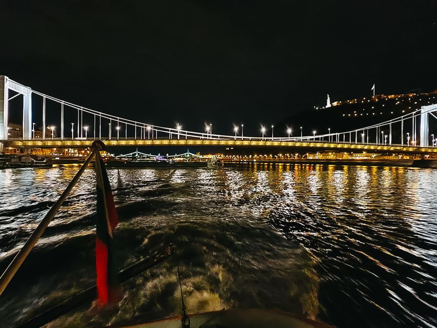 Budapest: City Highlights Cruise with Welcome Drink - How much time and comfort should you expect?
